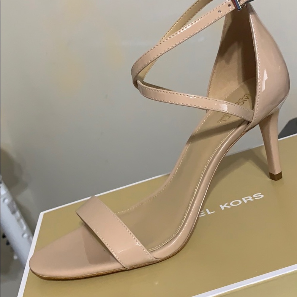 *Brand New* Ava Patent Leather Mid Sandal Heel